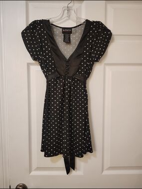 Bisou Bisou Black Polka Dot V-Neck Buttoned Puff Sleeve Blouse